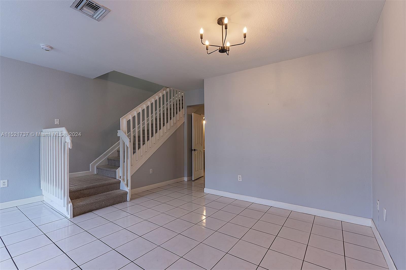 Combination Living room - Dining room