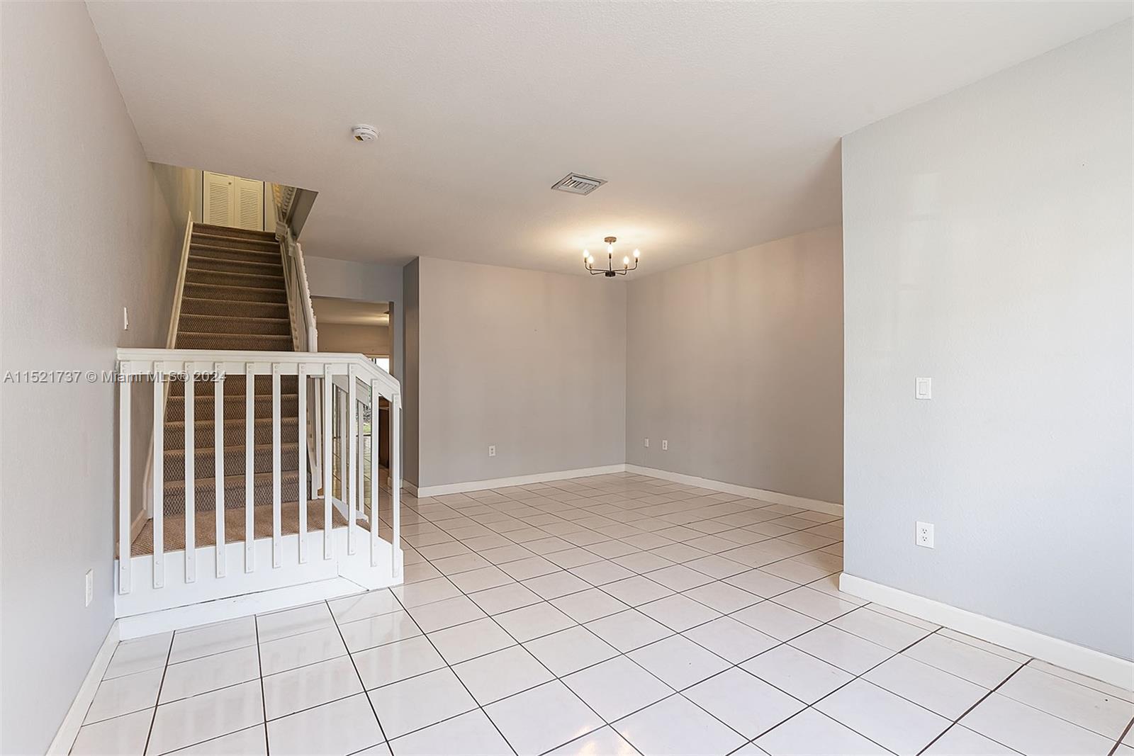 Combination Living room -Dining room