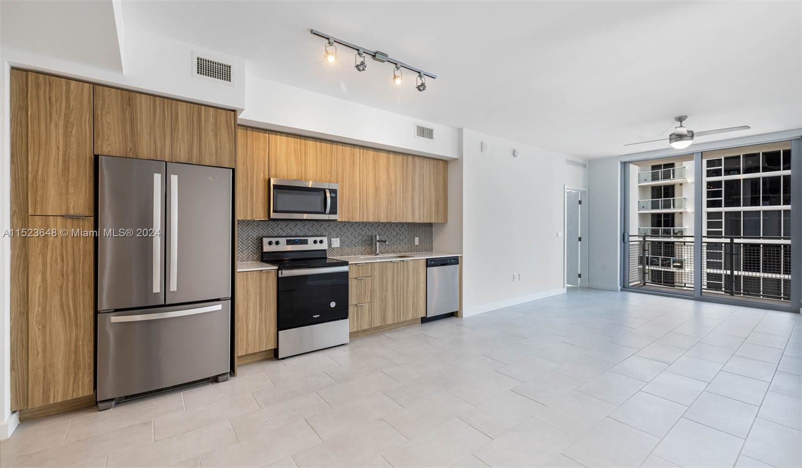2150 N Bayshore Dr 1907, Miami, Florida 33137, 1 Bedroom Bedrooms, ,1 BathroomBathrooms,Residentiallease,For Rent,2150 N Bayshore Dr 1907,A11523648