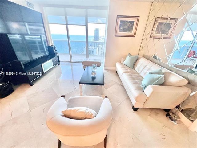 1830 Ocean Dr, Hallandale Beach, FL, 33009 United States, 2 Bedrooms Bedrooms, ,3 BathroomsBathrooms,Residential,For Sale,Ocean Dr,A11523650