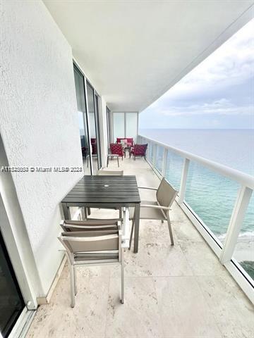 1830 Ocean Dr, Hallandale Beach, FL, 33009 United States, 2 Bedrooms Bedrooms, ,3 BathroomsBathrooms,Residential,For Sale,Ocean Dr,A11523650