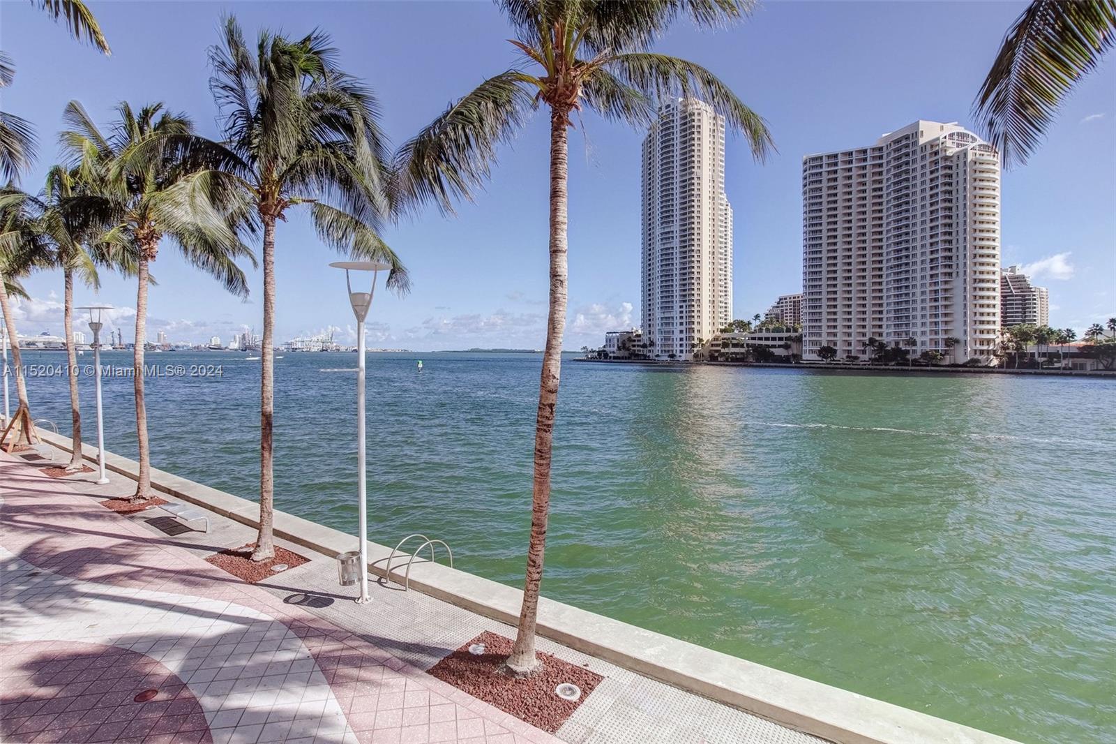 325 Biscayne Blvd, Miami, FL, 33131 United States, 2 Bedrooms Bedrooms, ,2 BathroomsBathrooms,Residential,For Sale,Biscayne Blvd,A11520410