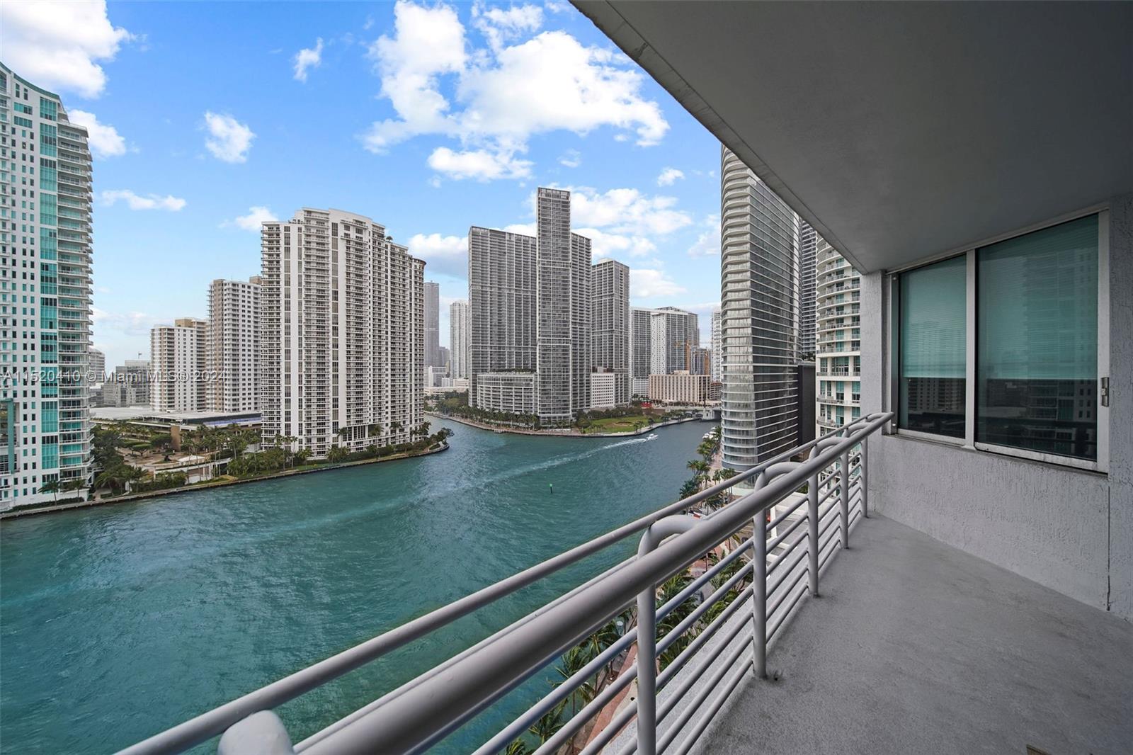 325 Biscayne Blvd, Miami, FL, 33131 United States, 2 Bedrooms Bedrooms, ,2 BathroomsBathrooms,Residential,For Sale,Biscayne Blvd,A11520410