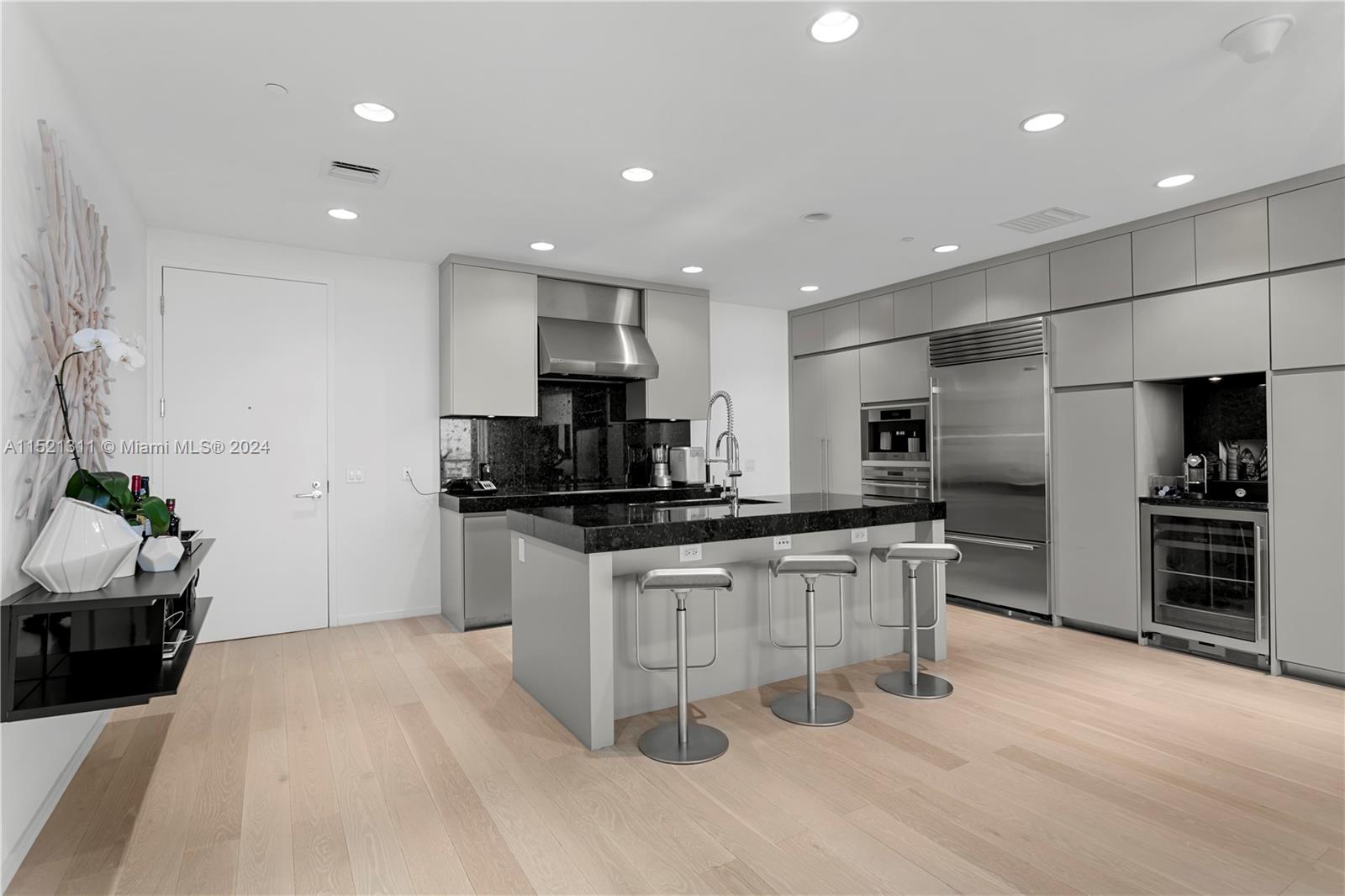 9705 Collins Ave, Bal Harbour, FL, 33154 United States, 2 Bedrooms Bedrooms, ,2 BathroomsBathrooms,Residential,For Sale,Collins Ave,A11521311