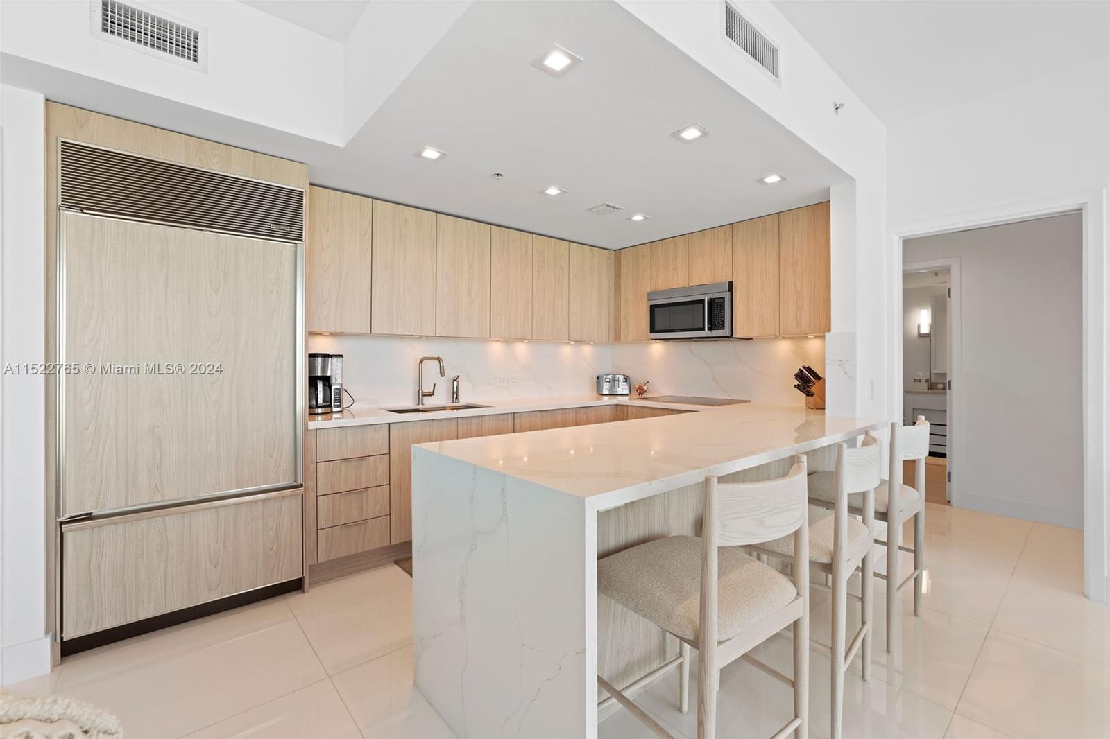 6899 Collins Ave 1810, Miami Beach, Florida 33141, 2 Bedrooms Bedrooms, ,2 BathroomsBathrooms,Residentiallease,For Rent,6899 Collins Ave 1810,A11522765