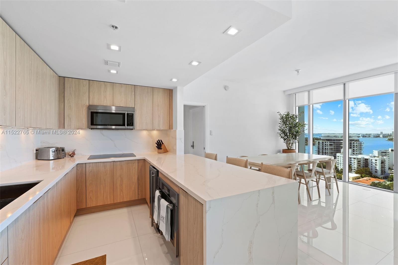 6899 Collins Ave 1810, Miami Beach, Florida 33141, 2 Bedrooms Bedrooms, ,2 BathroomsBathrooms,Residentiallease,For Rent,6899 Collins Ave 1810,A11522765