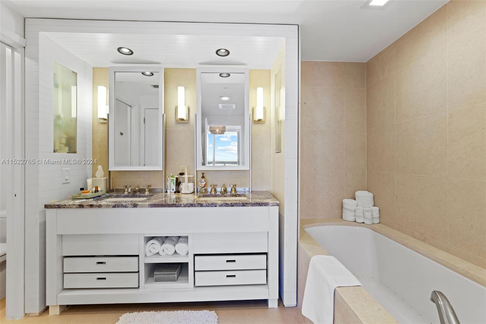 6899 Collins Ave 1810, Miami Beach, Florida 33141, 2 Bedrooms Bedrooms, ,2 BathroomsBathrooms,Residentiallease,For Rent,6899 Collins Ave 1810,A11522765