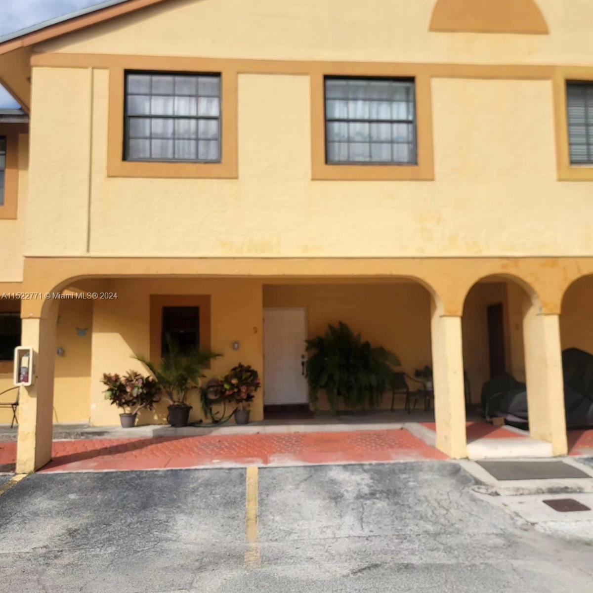 11821 SW 18th St 2-23, Miami, Florida 33175, 3 Bedrooms Bedrooms, ,2 BathroomsBathrooms,Residential,For Sale,11821 SW 18th St 2-23,A11522771