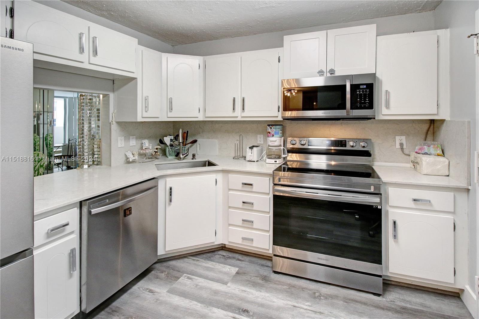 1865 S Ocean dr 6C, Hallandale Beach, Florida 33009, 1 Bedroom Bedrooms, ,2 BathroomsBathrooms,Residential,For Sale,1865 S Ocean dr 6C,A11518816