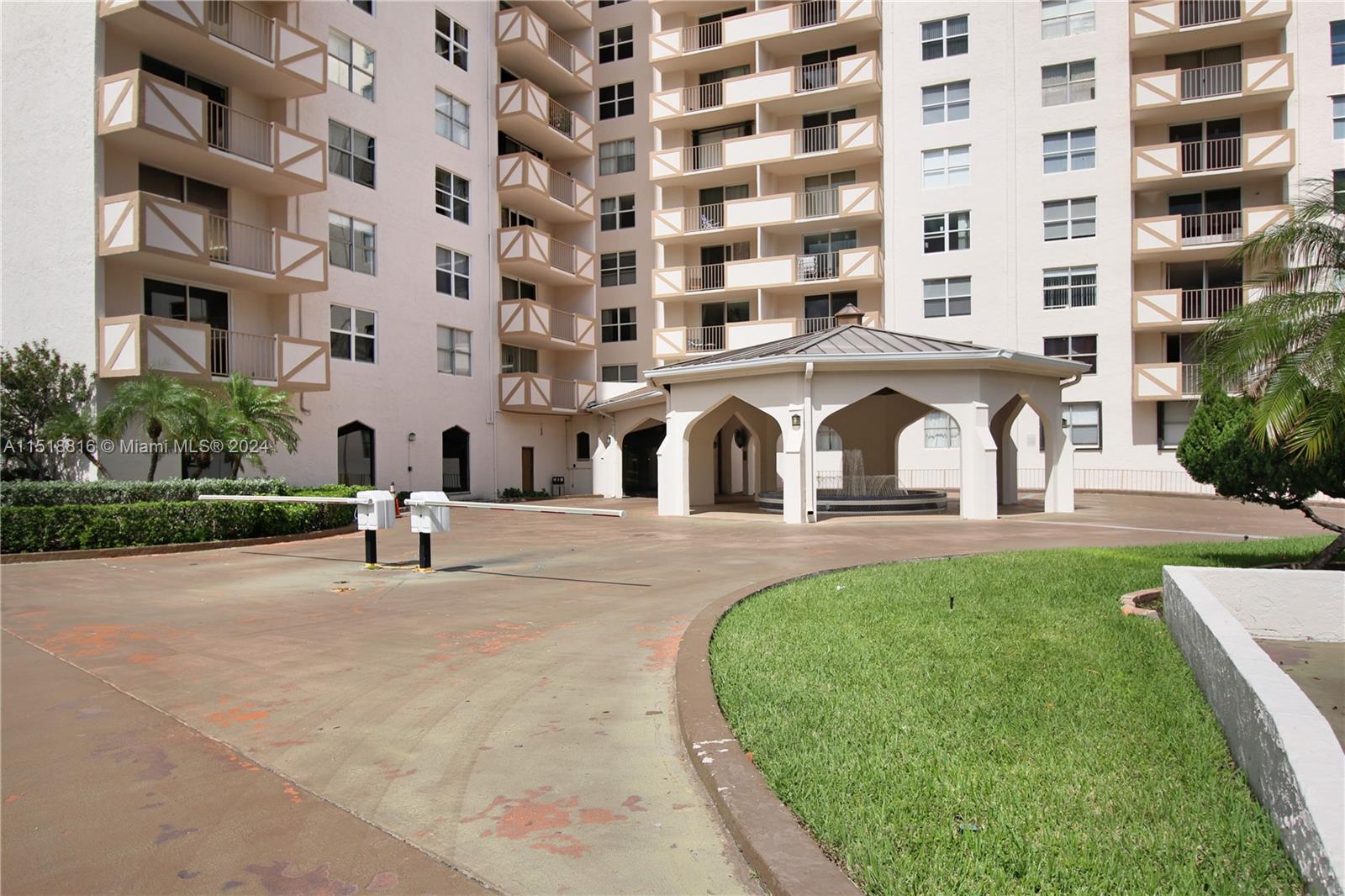 1865 S Ocean dr 6C, Hallandale Beach, Florida 33009, 1 Bedroom Bedrooms, ,2 BathroomsBathrooms,Residential,For Sale,1865 S Ocean dr 6C,A11518816