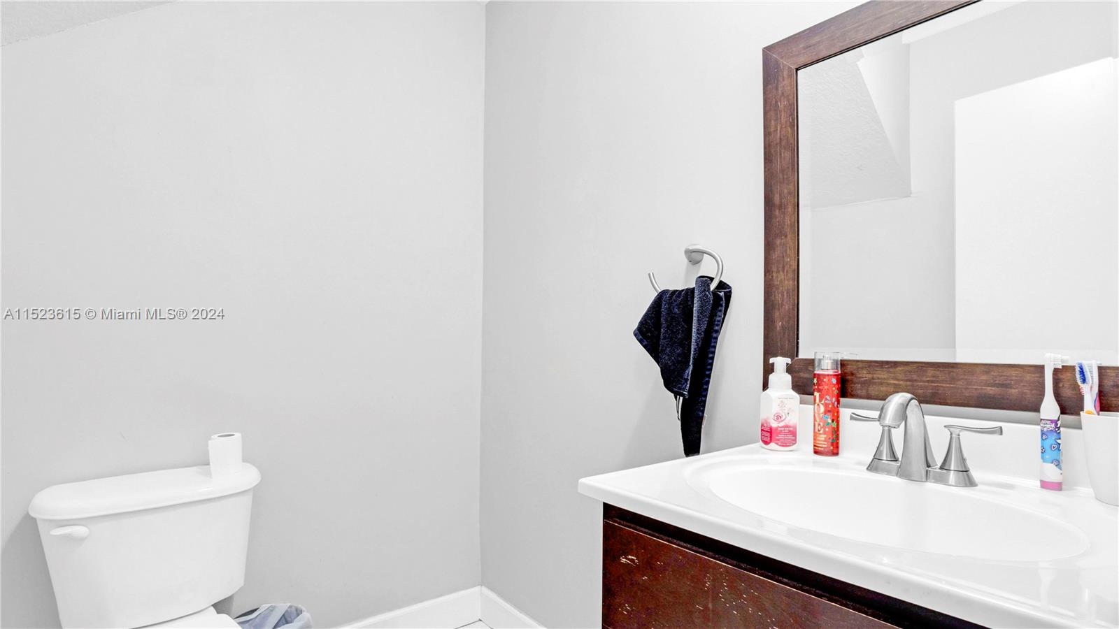 7145 NW 173rd Dr 1106, Hialeah, Florida 33015, 3 Bedrooms Bedrooms, ,2 BathroomsBathrooms,Residential,For Sale,7145 NW 173rd Dr 1106,A11523615