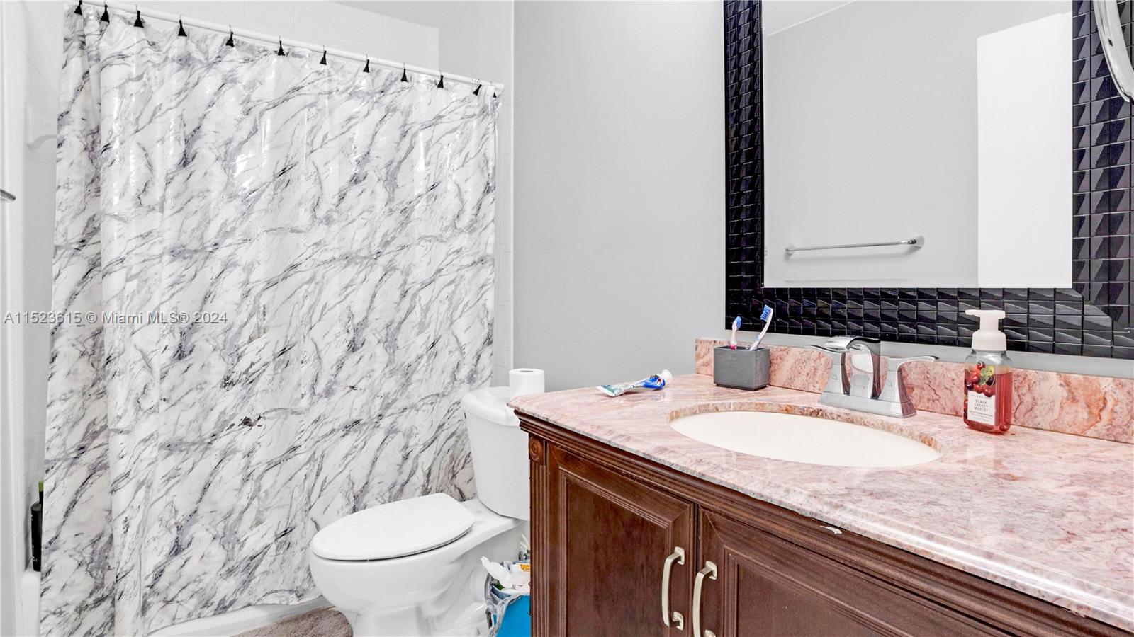 7145 NW 173rd Dr 1106, Hialeah, Florida 33015, 3 Bedrooms Bedrooms, ,2 BathroomsBathrooms,Residential,For Sale,7145 NW 173rd Dr 1106,A11523615