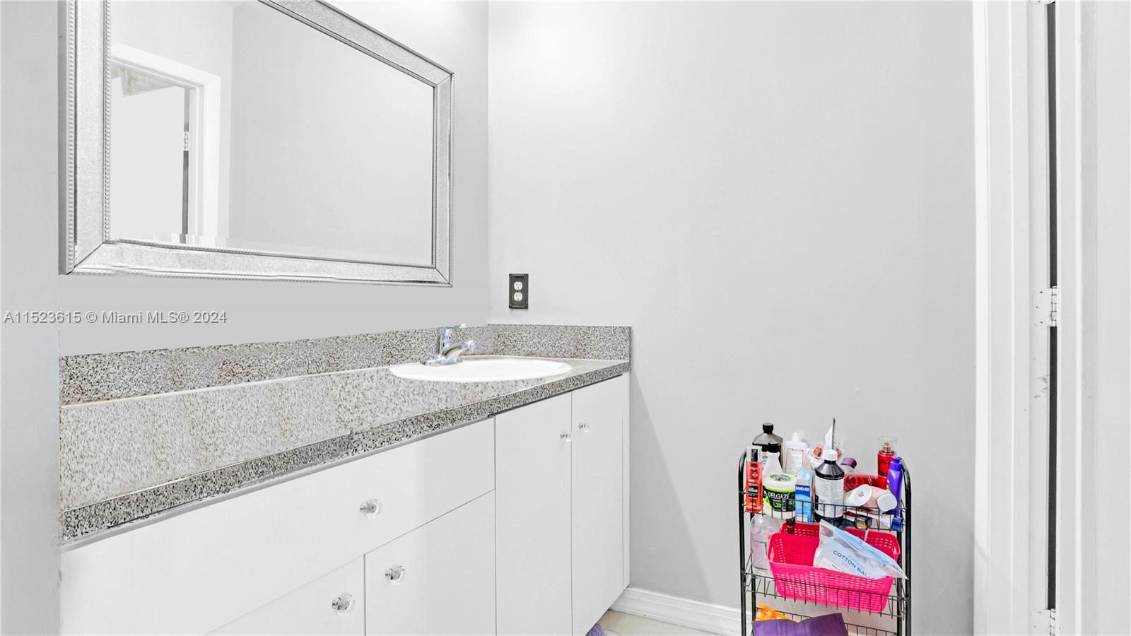 7145 NW 173rd Dr 1106, Hialeah, Florida 33015, 3 Bedrooms Bedrooms, ,2 BathroomsBathrooms,Residential,For Sale,7145 NW 173rd Dr 1106,A11523615