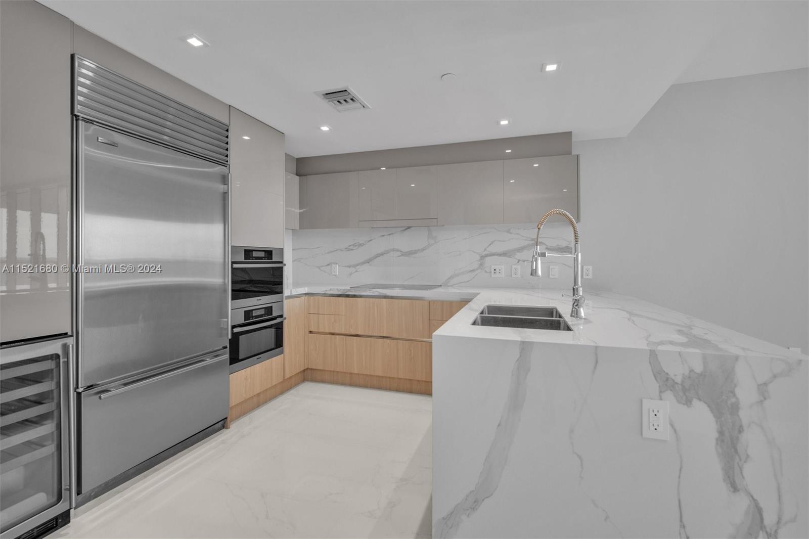 17001 Collins Ave, Sunny Isles Beach, FL, 33160 United States, 3 Bedrooms Bedrooms, ,3 BathroomsBathrooms,Residential,For Sale,Collins Ave,A11521680