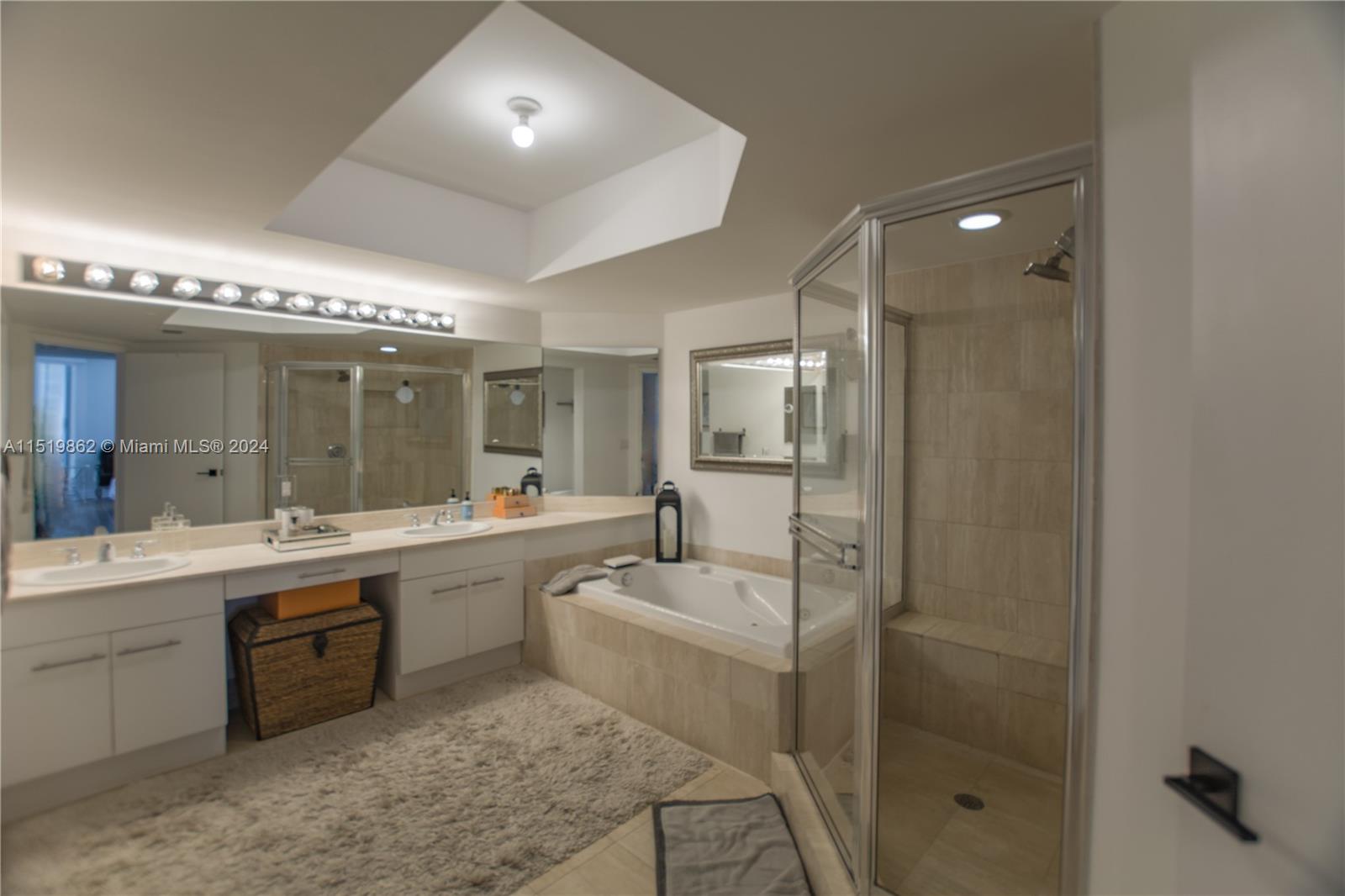 21205 Yacht Club Dr 3001, Aventura, FL 33180, 3 Bedrooms Bedrooms, ,2 BathroomsBathrooms,Residential,For Sale,Yacht Club Dr,A11519862