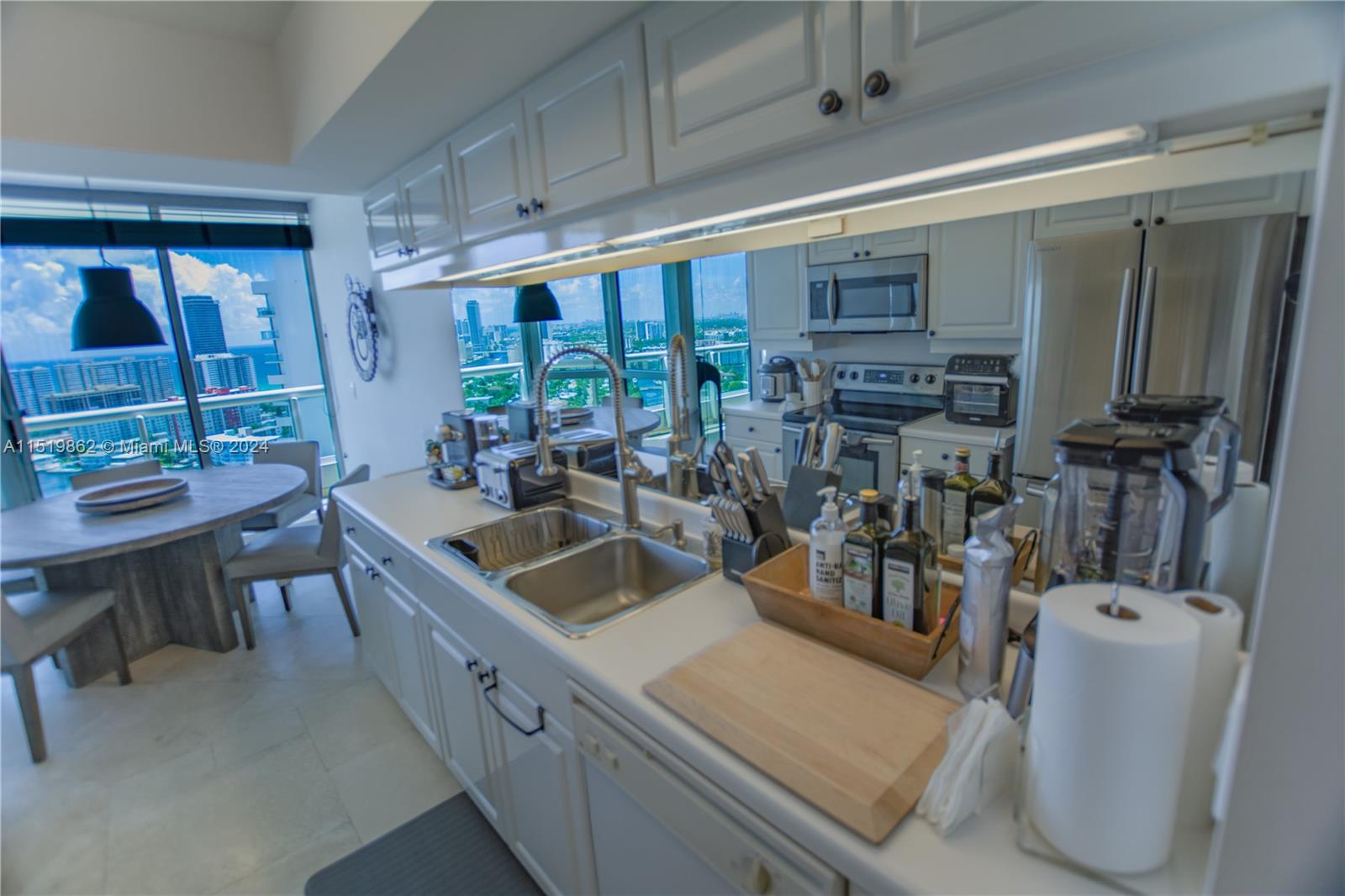 21205 Yacht Club Dr 3001, Aventura, FL 33180, 3 Bedrooms Bedrooms, ,2 BathroomsBathrooms,Residential,For Sale,Yacht Club Dr,A11519862