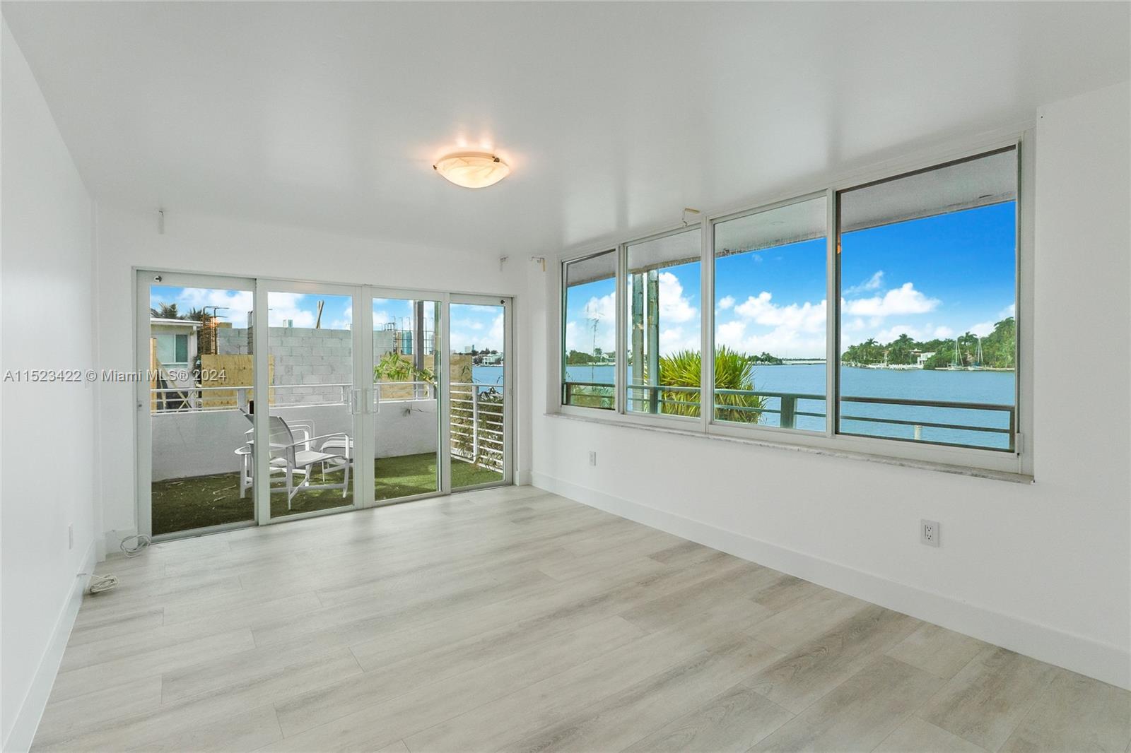405 N Hibiscus Dr 210, Miami Beach, Florida 33139, 2 Bedrooms Bedrooms, ,2 BathroomsBathrooms,Residentiallease,For Rent,405 N Hibiscus Dr 210,A11523422