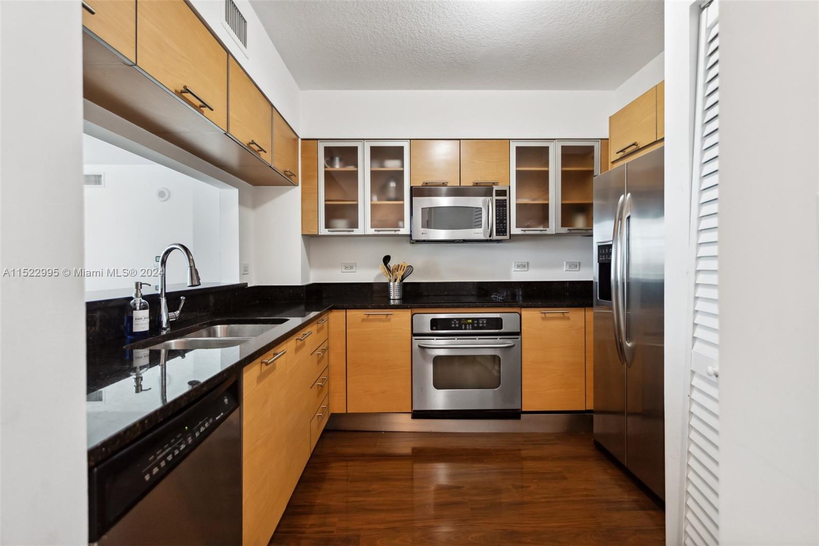31 SE 5th St 611, Miami, Florida 33131, 2 Bedrooms Bedrooms, ,2 BathroomsBathrooms,Residential,For Sale,31 SE 5th St 611,A11522995
