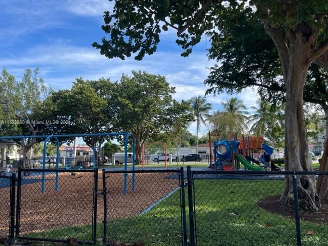 618 86th St 618, Miami Beach, Florida 33141, 3 Bedrooms Bedrooms, ,2 BathroomsBathrooms,Residentiallease,For Rent,618 86th St 618,A11523880