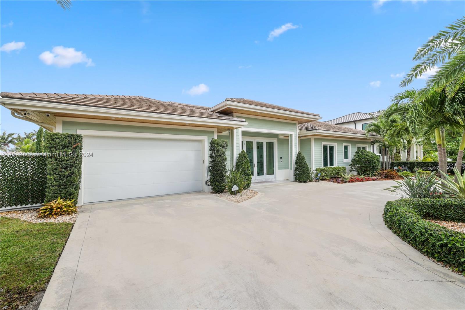 2333 24th St, Lighthouse Point, FL, 33064 United States, 3 Bedrooms Bedrooms, ,4 BathroomsBathrooms,Residential,For Sale,24th St,A11523853