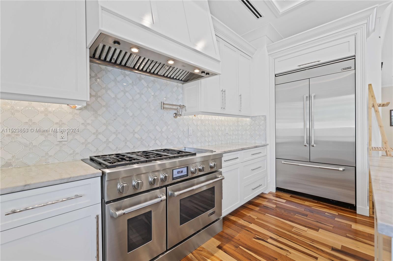 2333 24th St, Lighthouse Point, FL, 33064 United States, 3 Bedrooms Bedrooms, ,4 BathroomsBathrooms,Residential,For Sale,24th St,A11523853