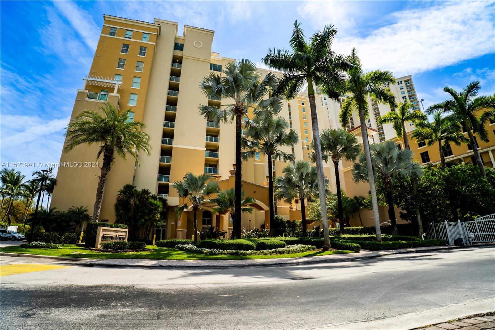 3340 190th St, Aventura, FL, 33180 United States, 2 Bedrooms Bedrooms, ,3 BathroomsBathrooms,Residential,For Sale,190th St,A11523941