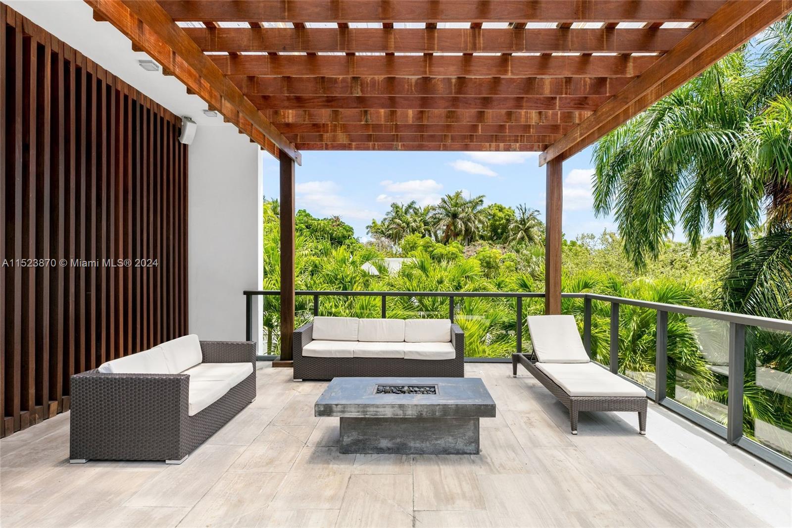 3300 Chase Ave, Miami Beach, FL, 33140 United States, 5 Bedrooms Bedrooms, ,5 BathroomsBathrooms,Residential,For Sale,Chase Ave,A11523870