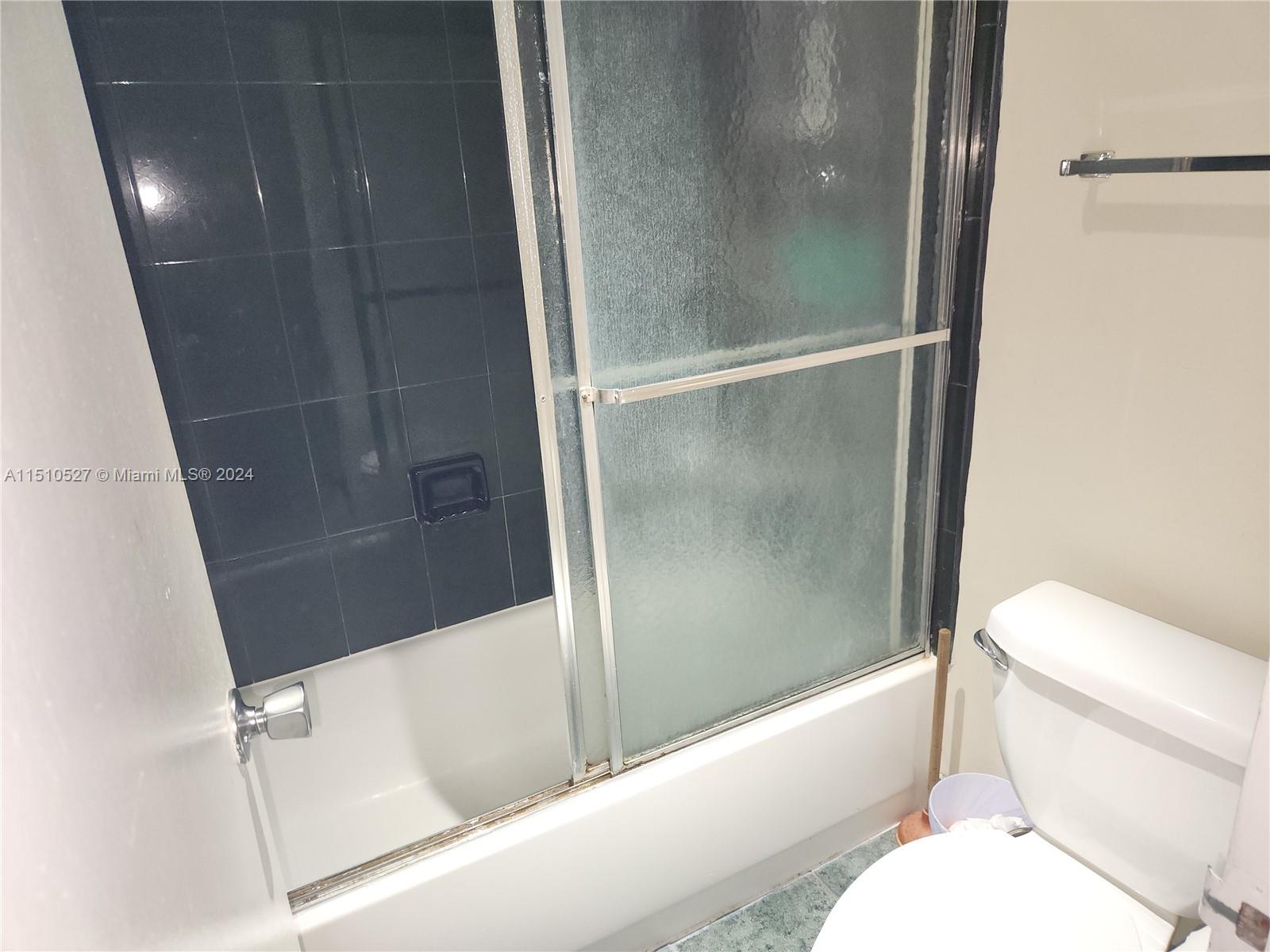 3375 N Country Club Dr 203, Aventura, Florida 33180, 1 Bedroom Bedrooms, ,1 BathroomBathrooms,Residentiallease,For Rent,3375 N Country Club Dr 203,A11510527