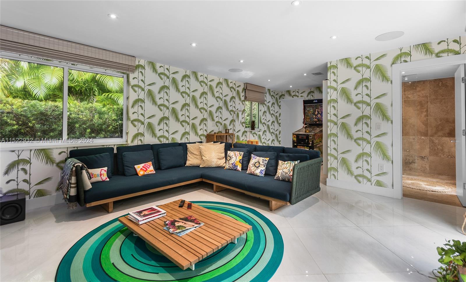 2550 Flamingo Dr, Miami Beach, Florida 33140, 4 Bedrooms Bedrooms, ,4 BathroomsBathrooms,Residential,For Sale,2550 Flamingo Dr,A11522932