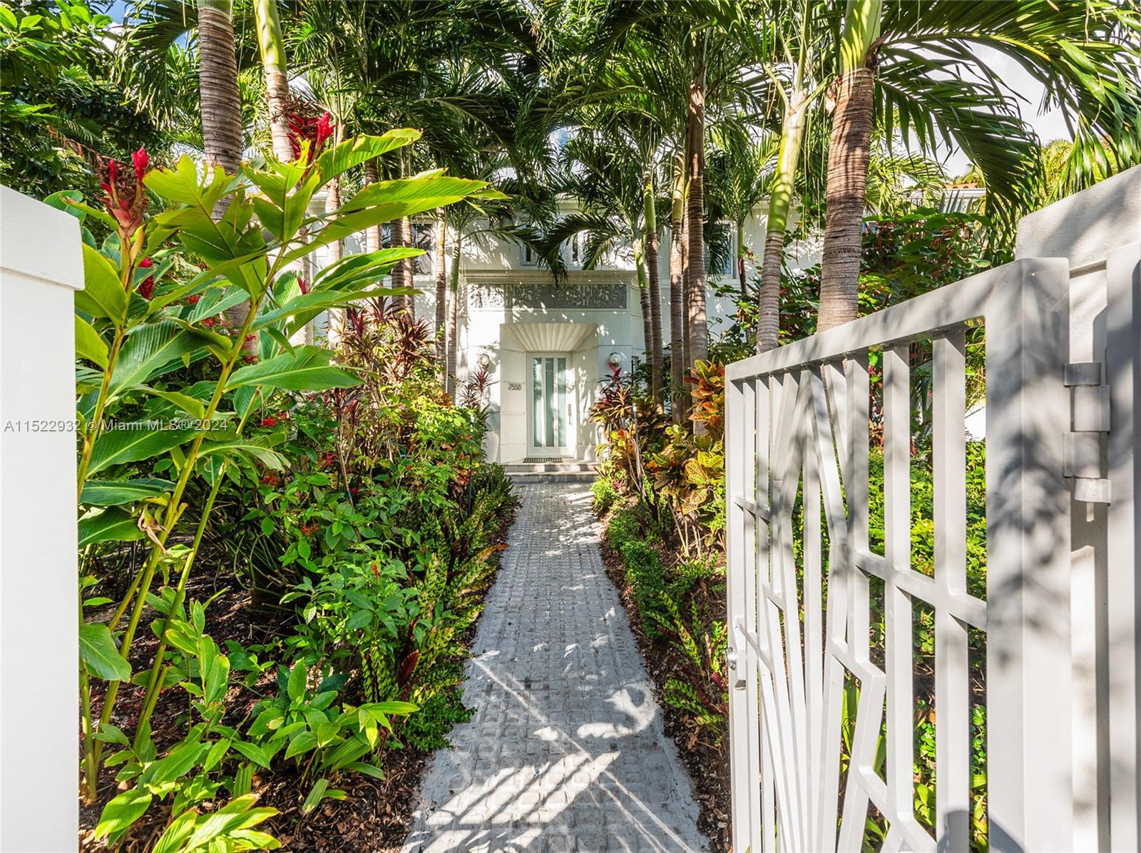 2550 Flamingo Dr, Miami Beach, FL, 33140 United States, 4 Bedrooms Bedrooms, ,4 BathroomsBathrooms,Residential,For Sale,Flamingo Dr,A11522932