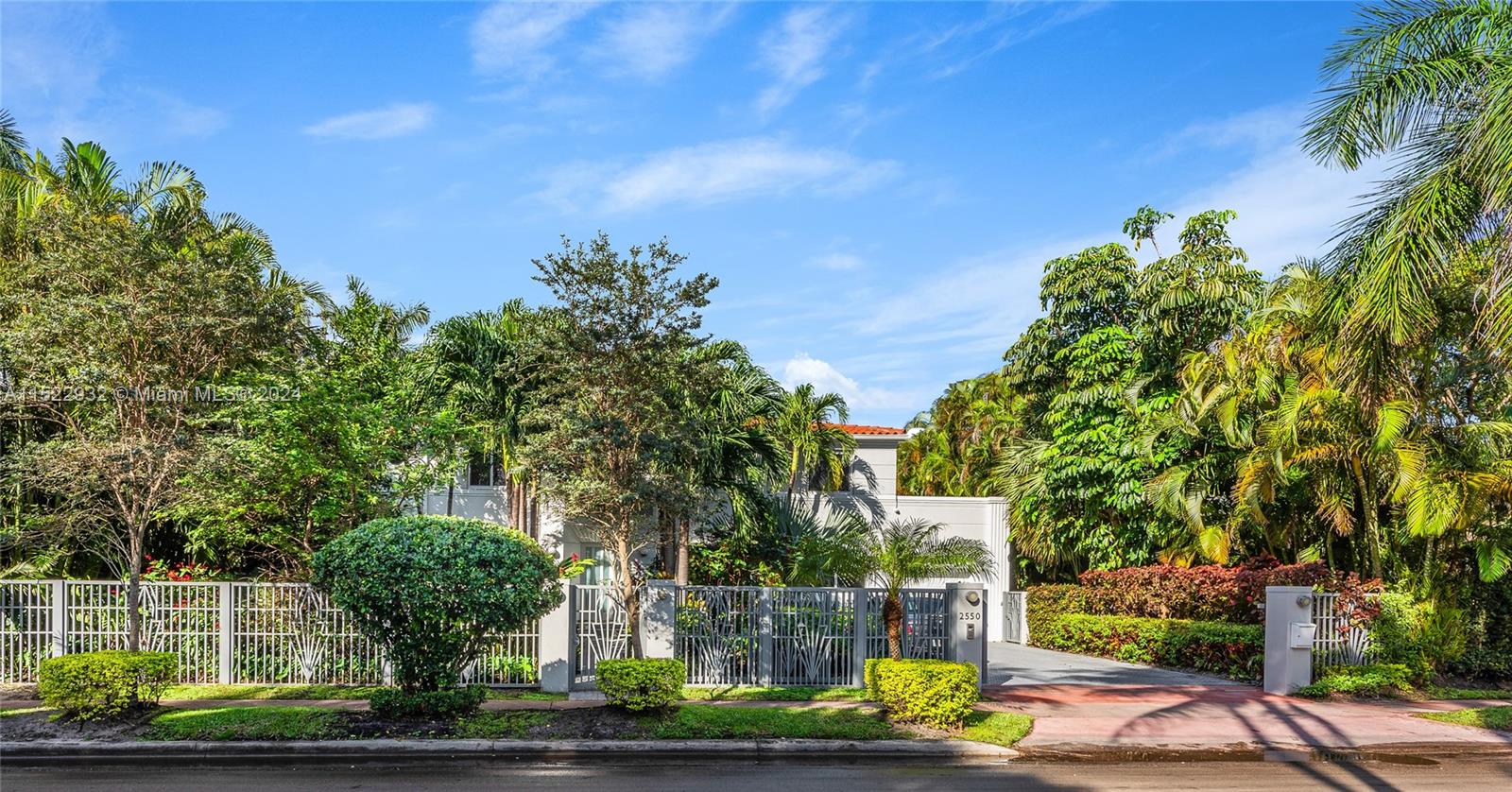 2550 Flamingo Dr, Miami Beach, Florida 33140, 4 Bedrooms Bedrooms, ,4 BathroomsBathrooms,Residential,For Sale,2550 Flamingo Dr,A11522932