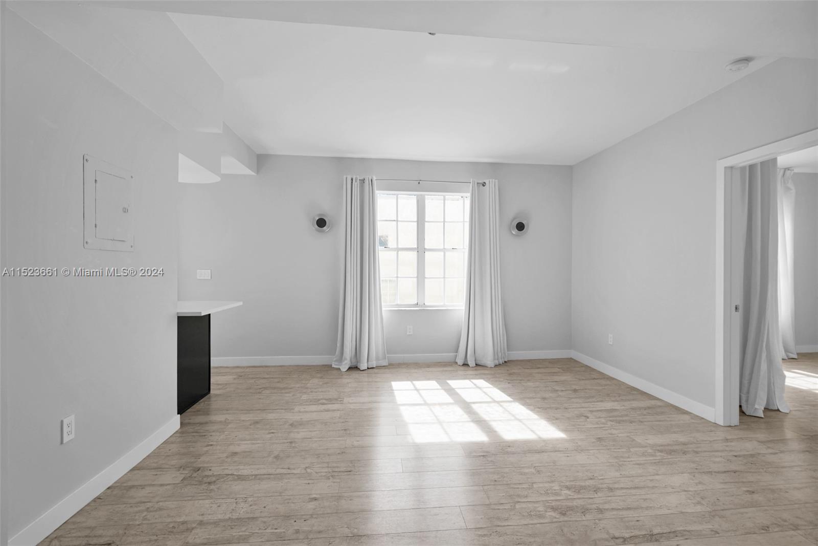 1051 Meridian Ave 1H, Miami Beach, Florida 33139, 1 Bedroom Bedrooms, ,1 BathroomBathrooms,Residential,For Sale,1051 Meridian Ave 1H,A11523661