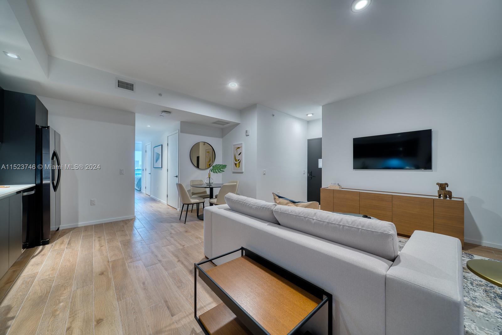 398 NE 5th St 4415, Miami, Florida 33132, 1 Bedroom Bedrooms, ,1 BathroomBathrooms,Residential,For Sale,398 NE 5th St 4415,A11523746