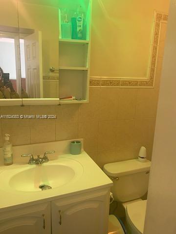 901 NE 163rd St Side, North Miami Beach, Florida 33162, 1 Bedroom Bedrooms, ,1 BathroomBathrooms,Residentiallease,For Rent,901 NE 163rd St Side,A11524083