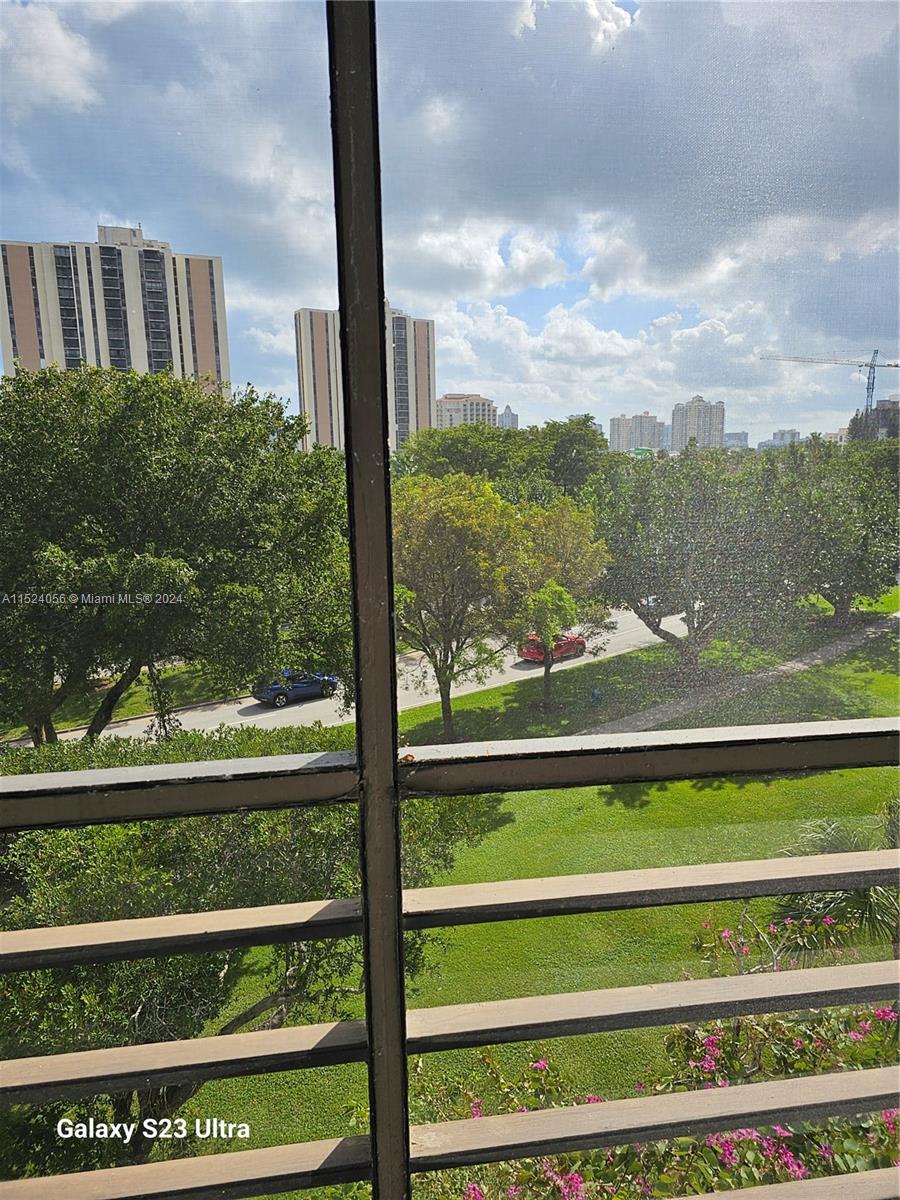 20400 Country Club Dr, Aventura, FL, 33180 United States, 2 Bedrooms Bedrooms, ,2 BathroomsBathrooms,Residential,For Sale,Country Club Dr,A11524056