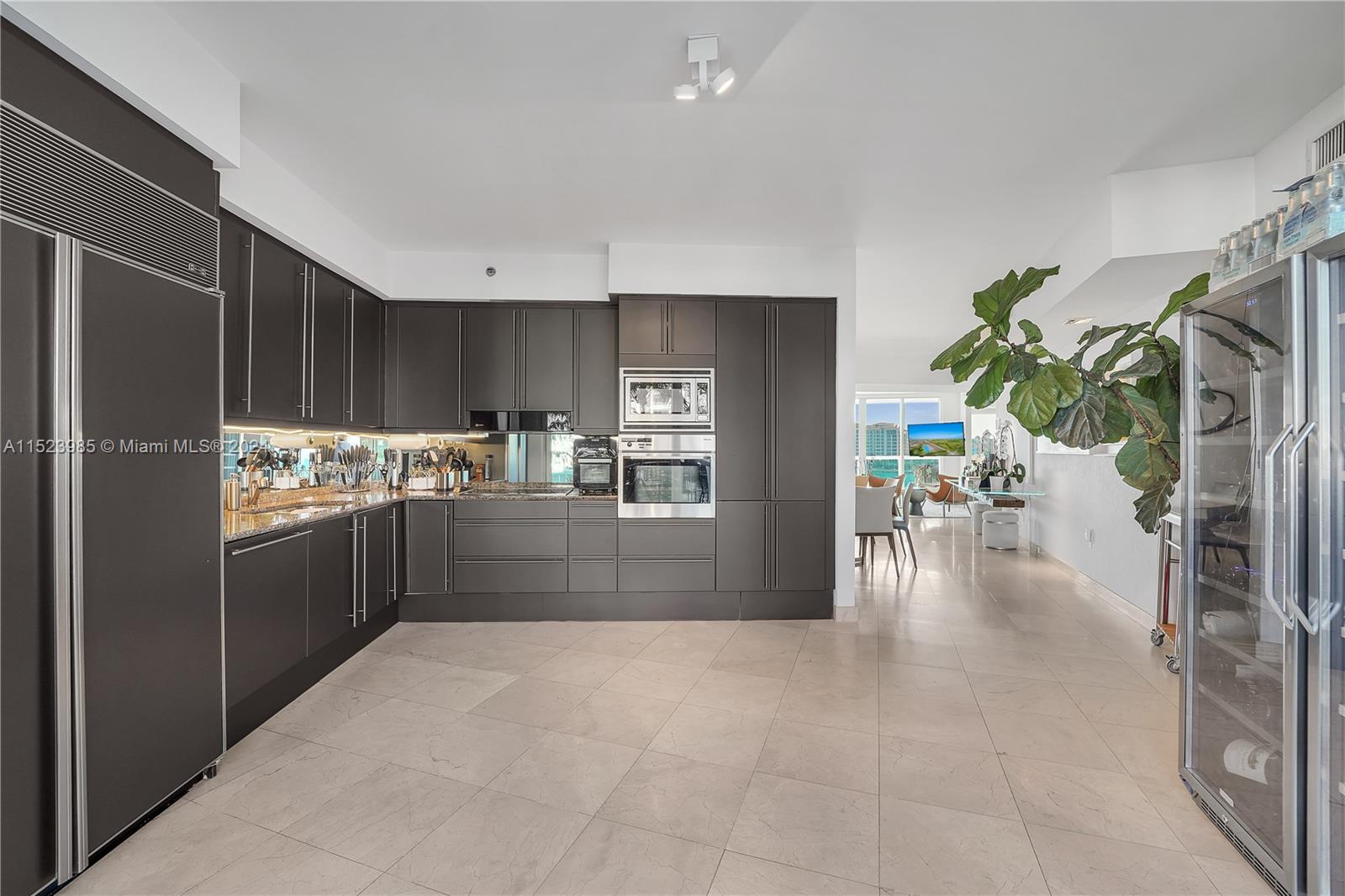 1000 S Pointe Dr 604, Miami Beach, Florida 33139, 3 Bedrooms Bedrooms, ,3 BathroomsBathrooms,Residentiallease,For Rent,1000 S Pointe Dr 604,A11523985