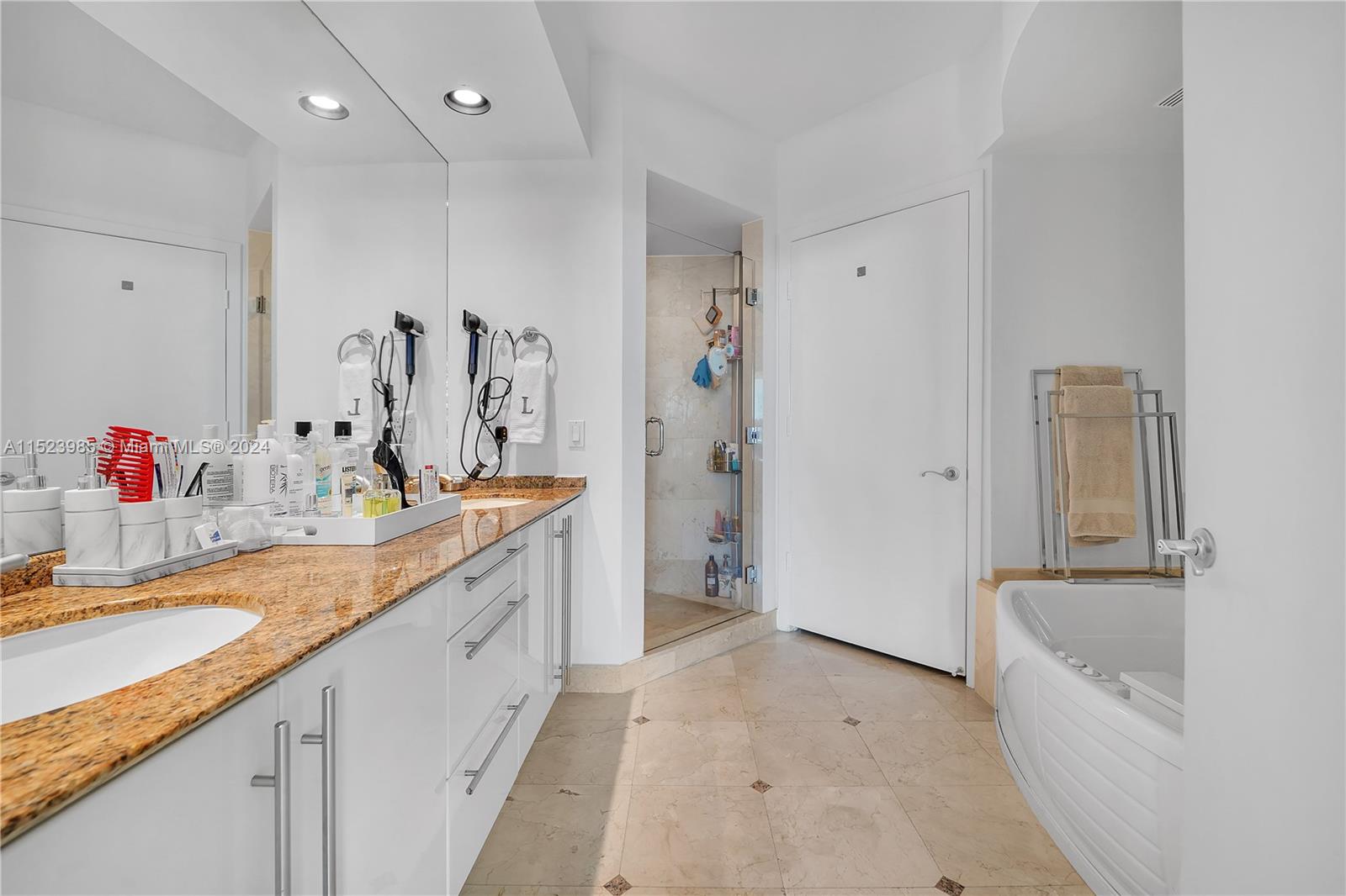 1000 S Pointe Dr 604, Miami Beach, Florida 33139, 3 Bedrooms Bedrooms, ,3 BathroomsBathrooms,Residentiallease,For Rent,1000 S Pointe Dr 604,A11523985