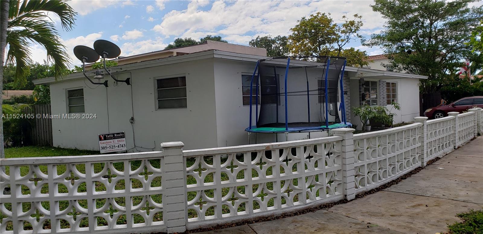 3202 SW 3 St., Miami, Florida 33135, 3 Bedrooms Bedrooms, 1 Room Rooms,2 BathroomsBathrooms,Residential,For Sale,3202 SW 3 St.,A11524105