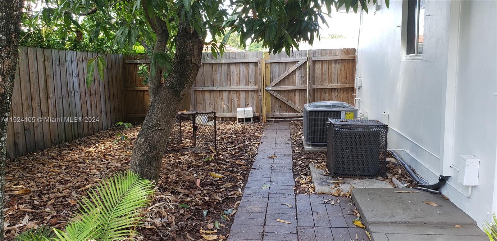 3202 SW 3 St., Miami, Florida 33135, 3 Bedrooms Bedrooms, 1 Room Rooms,2 BathroomsBathrooms,Residential,For Sale,3202 SW 3 St.,A11524105