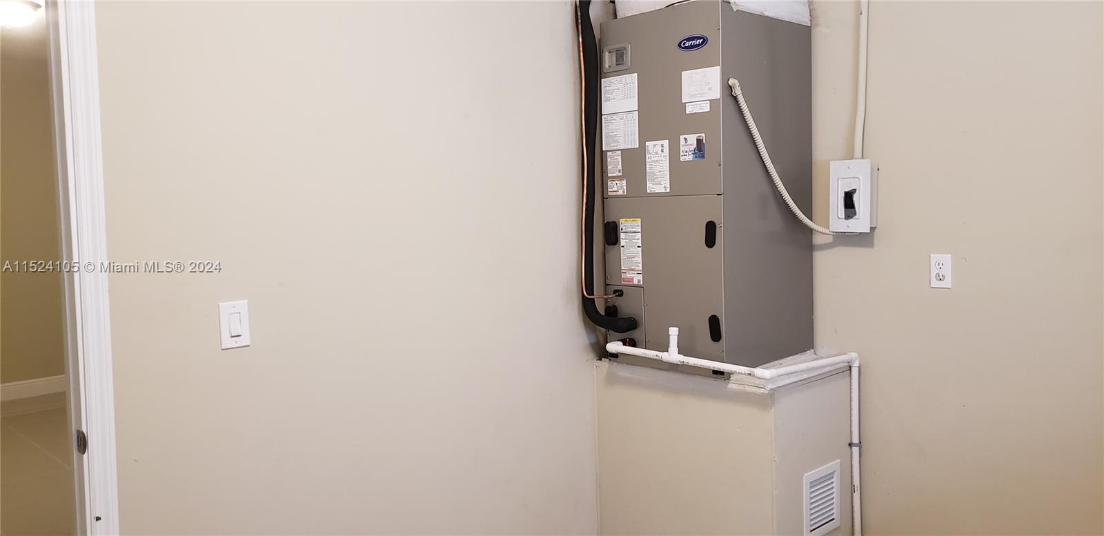 3202 SW 3 St., Miami, Florida 33135, 3 Bedrooms Bedrooms, 1 Room Rooms,2 BathroomsBathrooms,Residential,For Sale,3202 SW 3 St.,A11524105