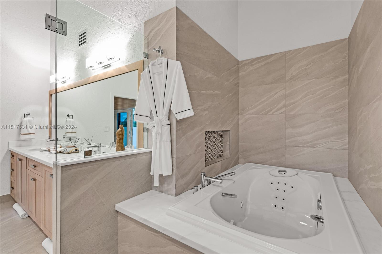 190 Biscayne Blvd, Islamorada, FL, 33036 United States, 3 Bedrooms Bedrooms, ,2 BathroomsBathrooms,Residential,For Sale,Biscayne Blvd,A11517631