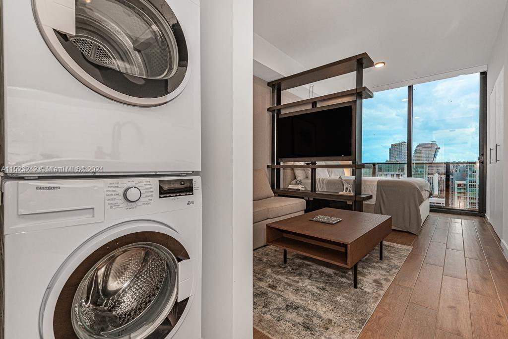 398 NE 5th St 4712, Miami, Florida 33132, ,1 BathroomBathrooms,Residential,For Sale,398 NE 5th St 4712,A11523242