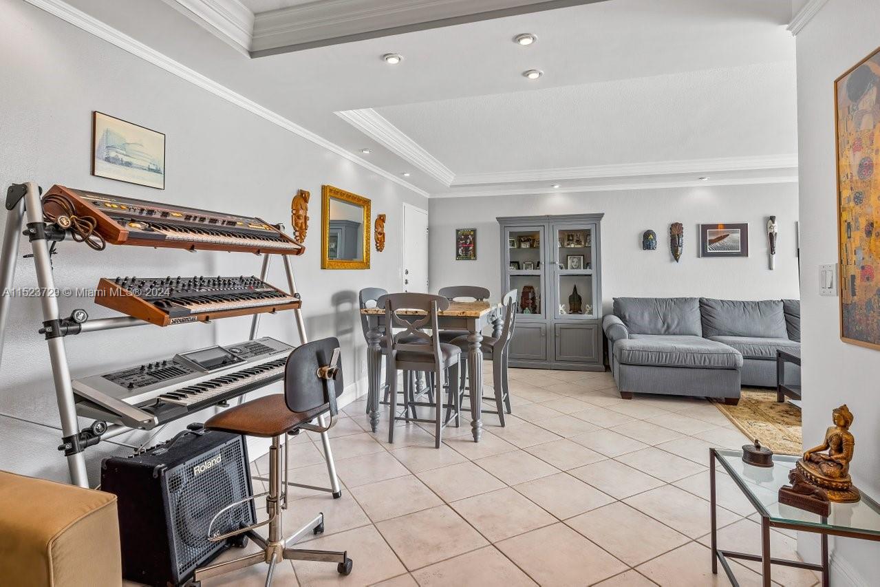 137 Golden Isles Dr 1105, Hallandale Beach, Florida 33009, 2 Bedrooms Bedrooms, ,2 BathroomsBathrooms,Residential,For Sale,137 Golden Isles Dr 1105,A11523729