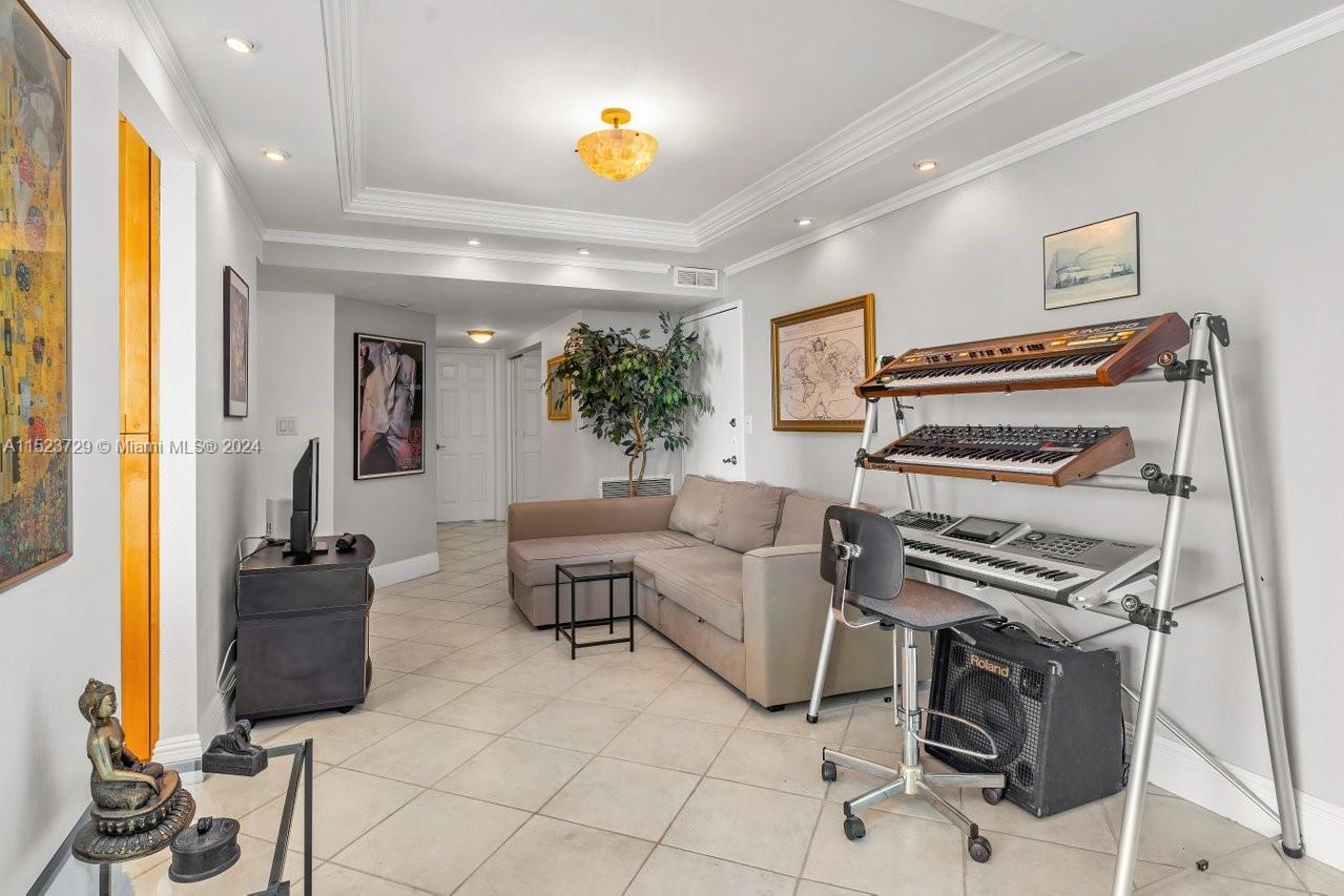 137 Golden Isles Dr 1105, Hallandale Beach, Florida 33009, 2 Bedrooms Bedrooms, ,2 BathroomsBathrooms,Residential,For Sale,137 Golden Isles Dr 1105,A11523729