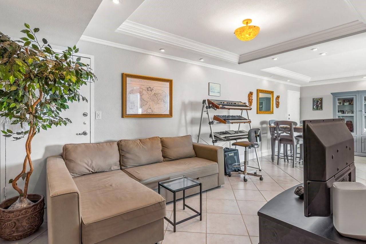 137 Golden Isles Dr 1105, Hallandale Beach, Florida 33009, 2 Bedrooms Bedrooms, ,2 BathroomsBathrooms,Residential,For Sale,137 Golden Isles Dr 1105,A11523729