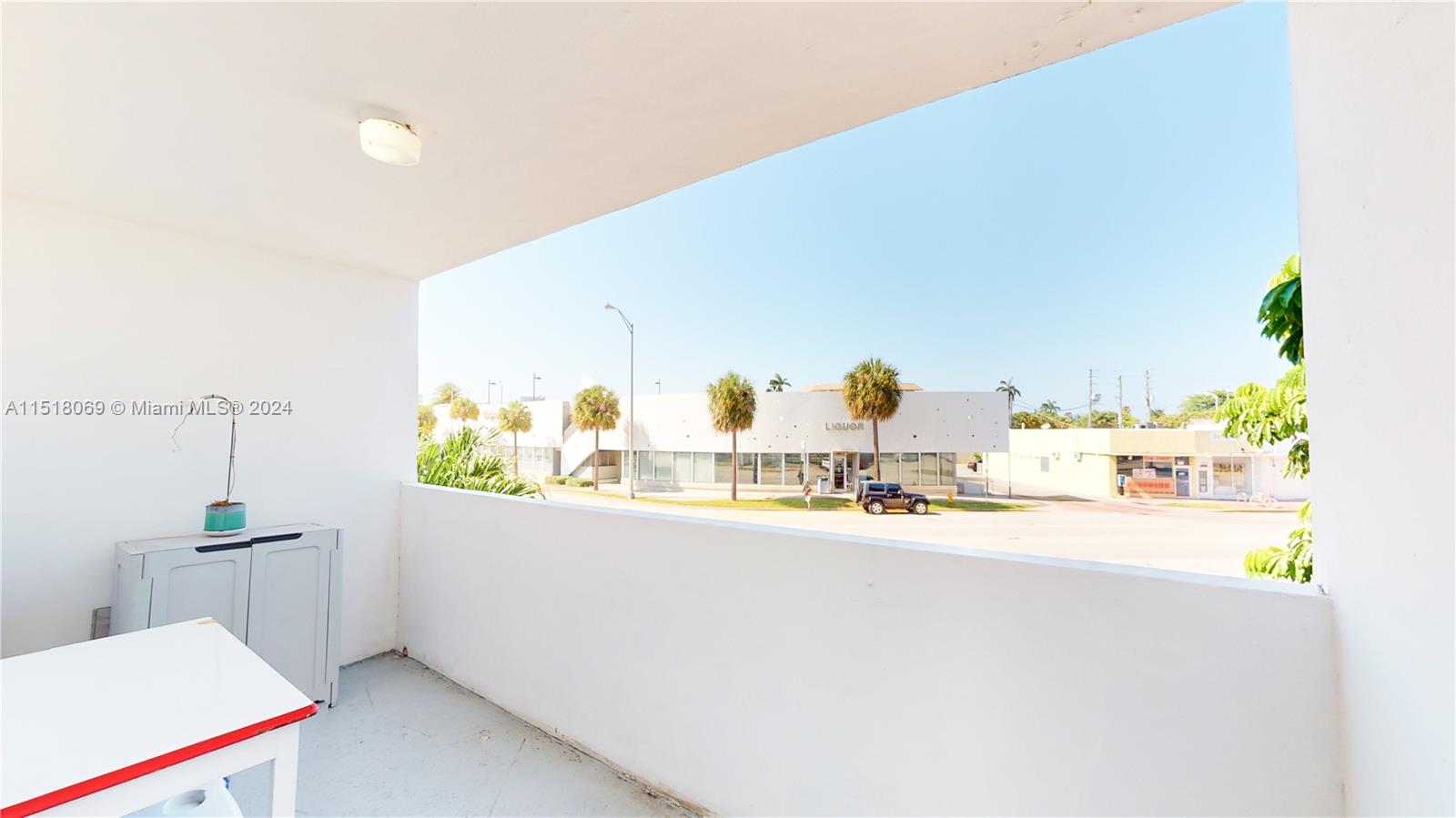 2000 Biarritz Dr 206, Miami Beach, Florida 33141, 2 Bedrooms Bedrooms, ,1 BathroomBathrooms,Residential,For Sale,2000 Biarritz Dr 206,A11518069