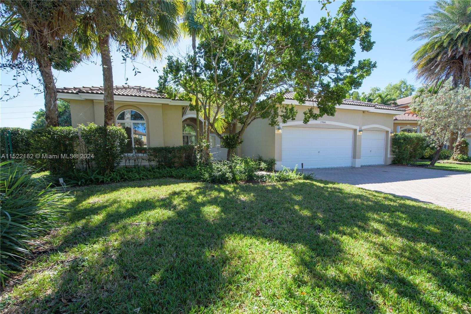 1966 SE 23rd Ct, Homestead, Florida 33035, 4 Bedrooms Bedrooms, 10 Rooms Rooms,3 BathroomsBathrooms,Residential,For Sale,1966 SE 23rd Ct,A11522182