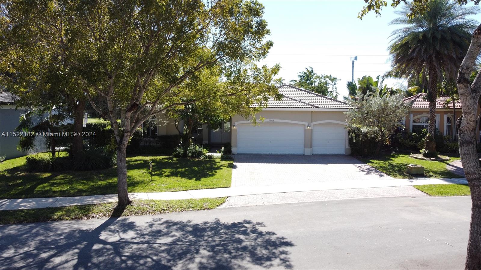1966 SE 23rd Ct, Homestead, Florida 33035, 4 Bedrooms Bedrooms, 10 Rooms Rooms,3 BathroomsBathrooms,Residential,For Sale,1966 SE 23rd Ct,A11522182