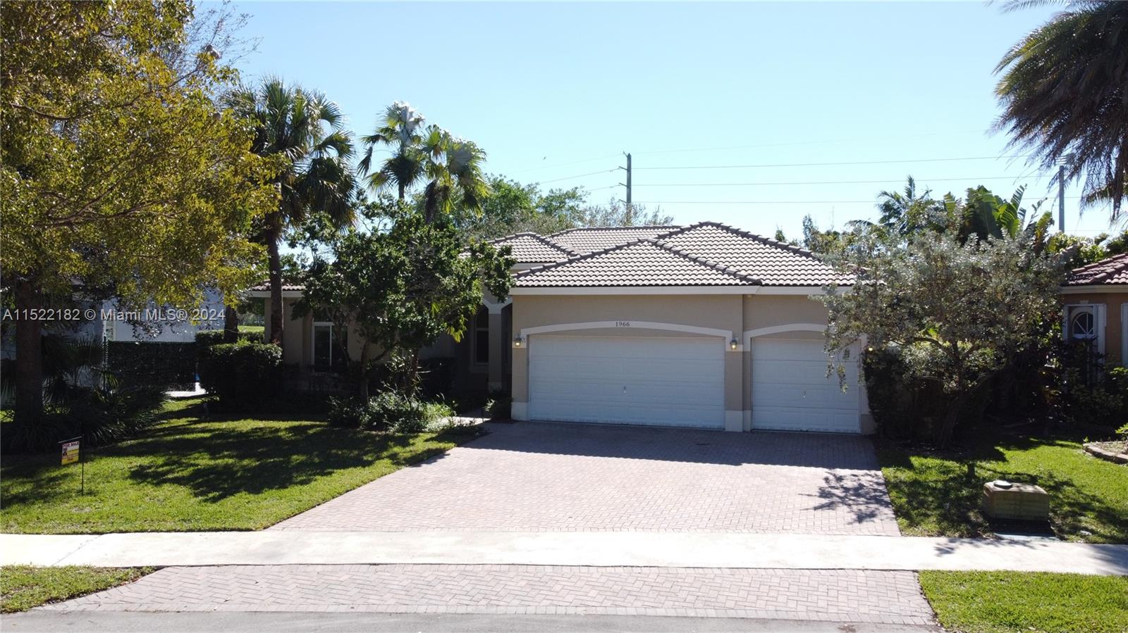 1966 SE 23rd Ct, Homestead, Florida 33035, 4 Bedrooms Bedrooms, 10 Rooms Rooms,3 BathroomsBathrooms,Residential,For Sale,1966 SE 23rd Ct,A11522182