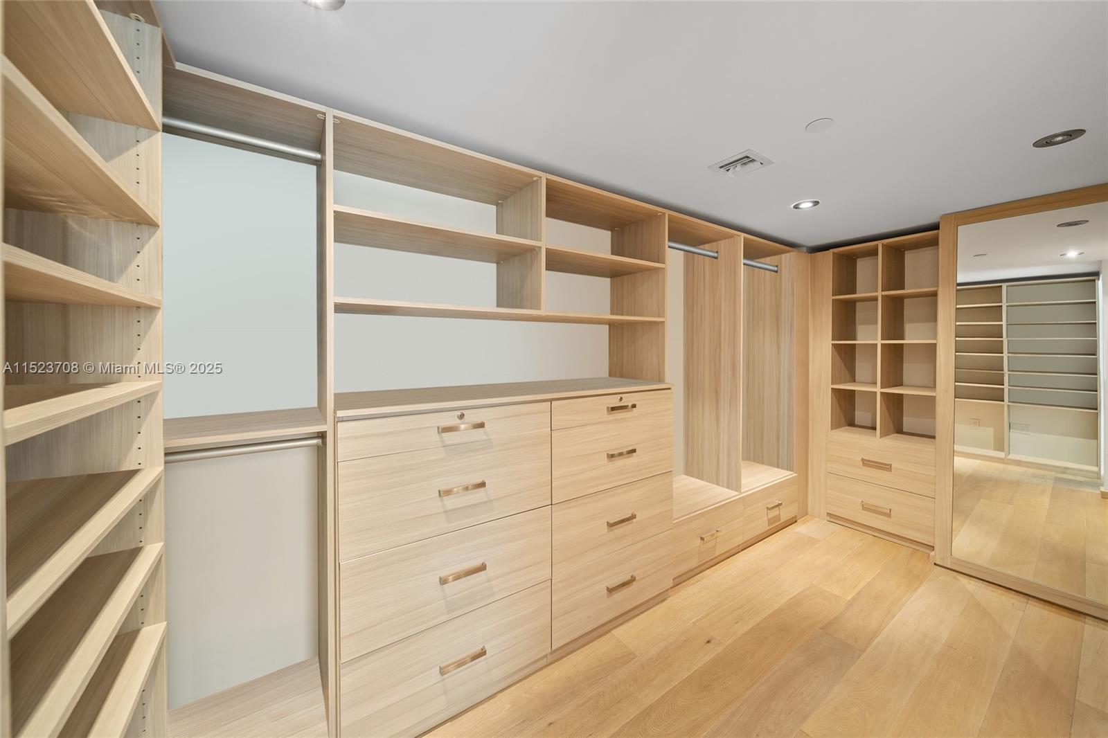 5801 Collins Ave, Miami Beach, FL, 33140 United States, 4 Bedrooms Bedrooms, ,5 BathroomsBathrooms,Residential,For Sale,Collins Ave,A11523708